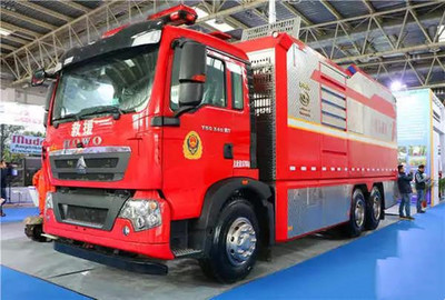 河北張家口市重汽豪沃后雙橋干粉泡沫消防車價(jià)格及汽車廂體制造指南